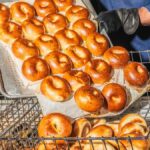 Ofertas do National Bagel Day 2026: ganhe bagels grátis da Panera, Bruegger's Bagels e muito mais