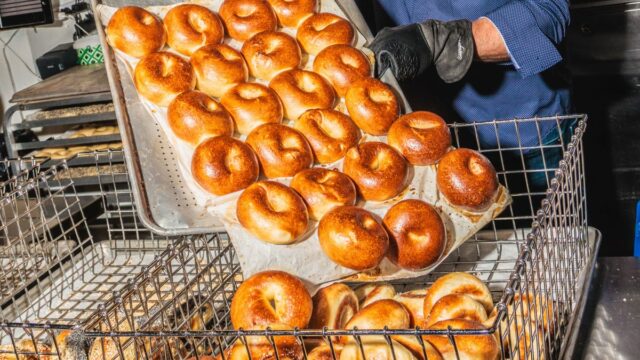Ofertas do National Bagel Day 2026: ganhe bagels grátis da Panera, Bruegger's Bagels e muito mais
