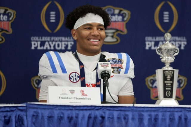 Ole Miss QB Trinidad Chambliss toma uma grande decisão sobre Ole Miss QB Trinidad Chambliss toma uma grande decisão sobre sua carreira antes das semifinais do CFP