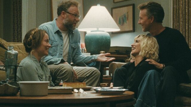 Olivia Wilde reprime as lágrimas durante a ovação de pé Olivia Wilde reprime as lágrimas durante a ovação de pé no Sundance por 'The Invitation'