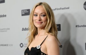 Olivia Wilde usa distintivo ‘ICE Out’ em Sundance e diz ‘Este país está sofrendo’. Estou chocado e enojado… Pessoas estão sendo assassinadas’ Olivia Wilde usa distintivo 'ICE Out' em Sundance e diz 'Este país está sofrendo'. Estou chocado e enojado... Pessoas estão sendo assassinadas'