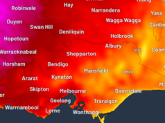 Onda de calor a caminho enquanto bombeiros estrangeiros tentavam ajudar a combater os incêndios de Victoria As temperaturas podem ultrapassar os 40 graus em partes de Victoria na terça-feira.