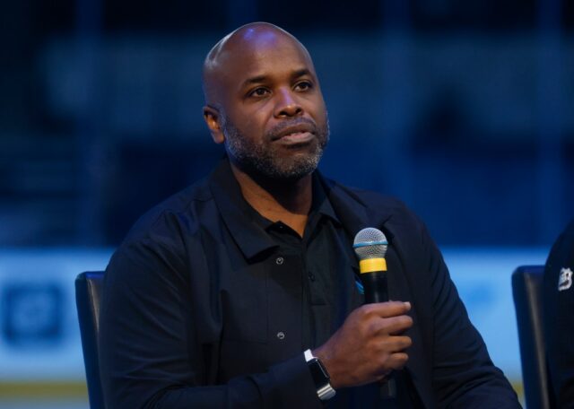 Os Sharks possivelmente virariam Kiefer Sherwood antes do prazo final Os Sharks possivelmente virariam Kiefer Sherwood antes do prazo final de negociação da NHL?