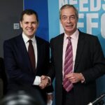 Quando o ex-ministro da Imigração foi apresentado por Nigel Farage numa conferência de imprensa aleatória, o Partido Conservador divulgou extratos das notas que Kemi Badenoch recebeu, levando-a a expulsá-lo.