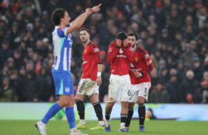Os especialistas do MUTV fazem dois comentários muito bons sobre o desempenho de Shea Lacey pelo Man Utd e seu cartão vermelho Shea Lacey dribla a bola em Old Trafford