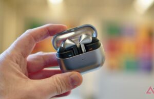Os excelentes Galaxy Buds3 Pro merecem muito mais respeito do que recebem O Samsung Galaxy Buds3 Pro e capa