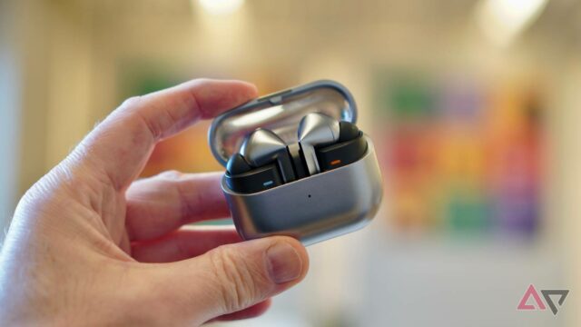 O Samsung Galaxy Buds3 Pro e capa