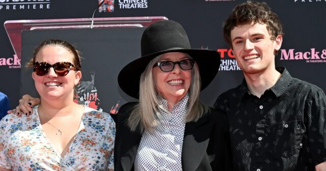 Os filhos de Diane Keaton fazem tatuagens em homenagem à Dexter e Duke Keaton fizeram tatuagens dedicadas à sua falecida mãe, Diane Keaton.