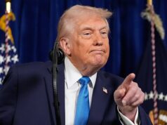 Os planos de Trump para atacar o Irão são revelados, incluindo ataques aéreos em grande escala contra vários alvos militares… enquanto o presidente diz que a América está “pronta para ajudar” após uma noite de derramamento de sangue O presidente Donald Trump dirigiu-se ao povo iraniano em uma postagem do Truth Social no sábado