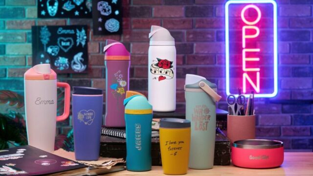 três frascos de tatuagem Owala seguidos