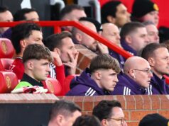 Owen Hargreaves diz que podia “sentir o ar” sobre o que todos os fãs do Man Utd estavam pensando após a derrota do Brighton Darren Fletcher após a partida da terceira rodada da FA Cup entre Manchester United e Brighton and Hove Albion em 2026 em Manchester, Inglaterra.