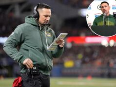 Packers tomam decisão sobre Matt LaFleur após feia saída dos playoffs O técnico do Green Bay Packers, Matt LaFleur, analisando notas nos bastidores.