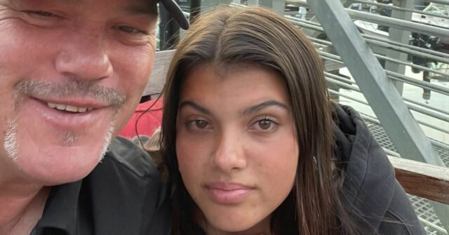 Piper James, 19, tinha ido nadar de manhã cedo quando seu corpo foi encontrado cercado por um bando de cerca de 10 dingos perto de Orchid Beach na segunda-feira. ﻿