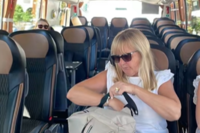 Papai deu um emprego antes das férias em família, mas não vai bem: 'Não era barato'
