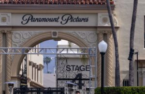 Paramount descreve planos para cortes da Warner Bros. Paramount descreve planos para cortes da Warner Bros.