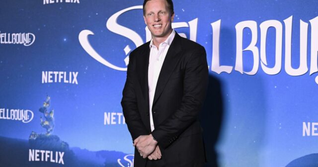 Paramount mantém oferta pela Warner Bros.
