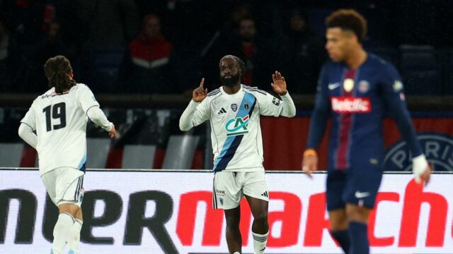 Paris FC surpreende PSG e elimina atual campeão da Copa da França
