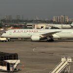 Passageiros perplexos e confusos depois que gritos explodiram sob o avião da Air Canada taxiando