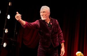 Patrick Page considera os vilões de Shakespeare perturbadoramente humanos em ‘All the Devils Are Here’ Patrick Page considera os vilões de Shakespeare perturbadoramente humanos em 'All the Devils Are Here'