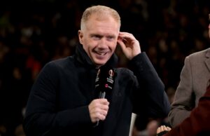 Paul Scholes nomeia sua escolha de chefe interino do Man Utd entre Carrick e Solskjaer, ‘por algum motivo…’ Michael Carrick gesticula do lado de fora