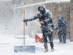 Pelo menos 10 pessoas morrem, milhões sem energia enquanto a tempestade de inverno atinge os EUA Pelo menos 10 pessoas morrem, milhões sem energia enquanto a tempestade de inverno atinge os EUA
