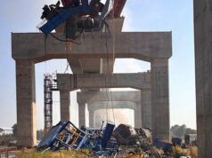 Pelo menos 22 mortos após queda de guindaste em trem de passageiros na Tailândia Um guindaste de construção caiu sobre um trem de passageiros na província de Nakhon Ratchasima, na Tailândia.