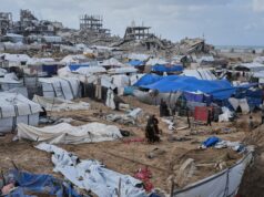 Pelo menos três palestinos mortos em ataques israelenses noturnos em Gaza Pelo menos três palestinos mortos em ataques israelenses noturnos em Gaza