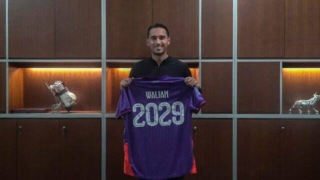 Persik Kediri estende contrato de Ezra Walian até 2029
