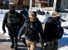 Pesquisa da Fox News mostra que quase 60% acham que os esforços do ICE são “muito agressivos” Pesquisa da Fox News mostra que quase 60% acham que os esforços do ICE são “muito agressivos”