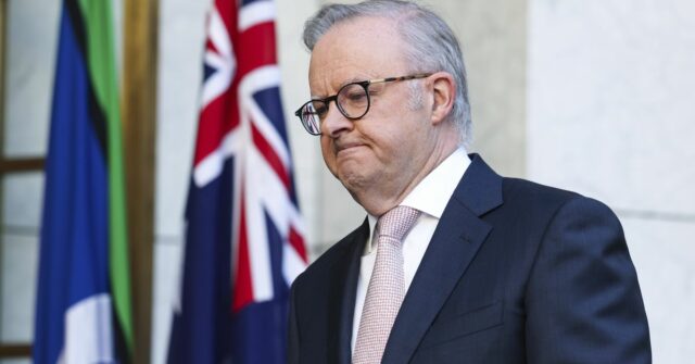 Pesquisa dá novo golpe aos albaneses em apuros
