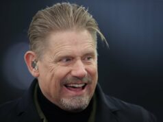 Peter Schmeichel aponta com precisão o que é ‘mais decepcionante’ sobre todo o reinado de Ineos no Man Utd até agora Jan Molby e Peter Schmeichel antes da partida da Premier League entre Aston Villa e Manchester United no Villa Park em 2025 em Birmingham, Inglaterra.