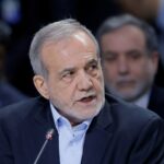 Pezeshkian do Irã promete revisão econômica em meio a protestos crescentes