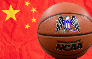 Por dentro do escândalo de redução de pontas da NCAA e por que foi tão difícil de detectar Por dentro do escândalo de redução de pontas da NCAA e por que foi tão difícil de detectar. O basquete foi rotulado como NCAA com o emblema da águia dos EUA em primeiro plano contra o fundo da bandeira chinesa, simbolizando o escândalo internacional de redução de pontos e apostas.