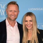 GettyImages-2148776096 Candace Cameron Bure relembra ter se sentido 'presa' durante os momentos difíceis do casamento