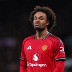 Joshua Zirkzee comemora gol pelo Manchester United.