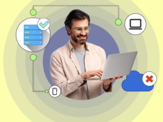 Por que estou hospedando toda a minha vida digital em 2026 Um smartphone com vários aplicativos conectados e ícones de nuvem ao seu redor.