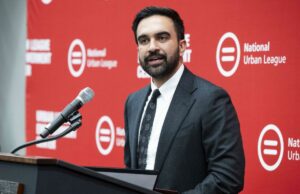 Por que os Socialistas Democratas de NY estão na cama com o Partido Comunista Chinês? Por que os Socialistas Democratas de NY estão na cama com o Partido Comunista Chinês?