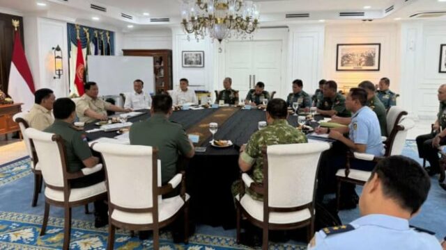 Prabowo convoca líderes do TNI ao palácio e discute geoestratégia
