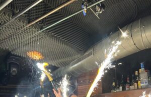 Prefeito suíço admite que o inferno bar não era inspecionado há CINCO ANOS e emite um pedido de desculpas rastejante Prefeito suíço admite que o inferno bar não era inspecionado há CINCO ANOS e emite um pedido de desculpas rastejante