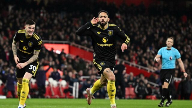 Premier League: Manchester United vence o Arsenal por 3-2; Forest e Chelsea também vencem
