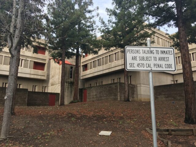 Preso é encontrado morto em cela do presídio do condado de Contra Costa
