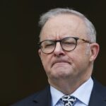 O primeiro-ministro Anthony Albanese durante uma conferência de imprensa no Parlamento em Canberra na quarta-feira, 21 de janeiro de 2026. fedpol Foto: Alex Ellinghausen