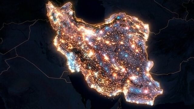 Príncipe exilado aparece na TV estatal do Irã enquanto hackers interrompem transmissões
