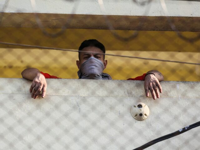 Prisioneiros da Guatemala fazem reféns trabalhadores em tumultos em três instalações
