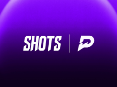 PrizePicks e SHOTS anunciam parceria ampliada Fundo roxo com logotipo SHOTS à esquerda e PrizePicks à direita.