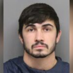 Ex-professor do ensino fundamental recentemente contratado que enviou 35 mil textos para adolescentes em 3 meses chora no tribunal Madison Bergmann Cadeia do condado de St Croix