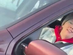 Promotores federais renunciaram em protesto contra a investigação do tiroteio fatal no ICE Pessoas se manifestam em Nova York para exigir o fim das missões de imigração após o assassinato fatal de Renee Good.