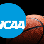 Promotores federais revelam amplo esquema ilegal de manipulação de jogos de basquete da NCAA vinculado à China. Logotipo da NCAA sobreposto a uma bola de basquete em close-up contra um fundo preto, representando o basquete universitário e a NCAA.