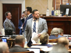 Promotores querem sentença de 20 anos para ex-legislador da Carolina do Sul por compartilhar vídeos de abuso sexual infantil Yahoo news home