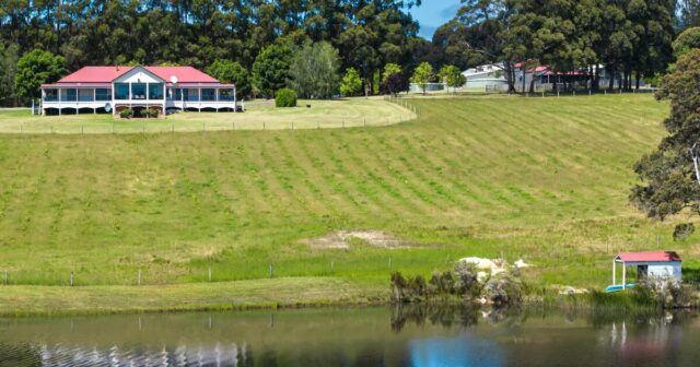 Propriedade histórica da Dinamarca pronta para vinho, horticultura, pastoreio e turismo
